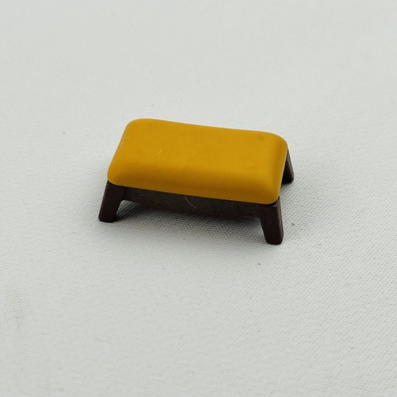 Playmobil Yellow Footrest 5310 Grandpa's Den Replacement Piece Victorian Mansion - Picture 1 of 4